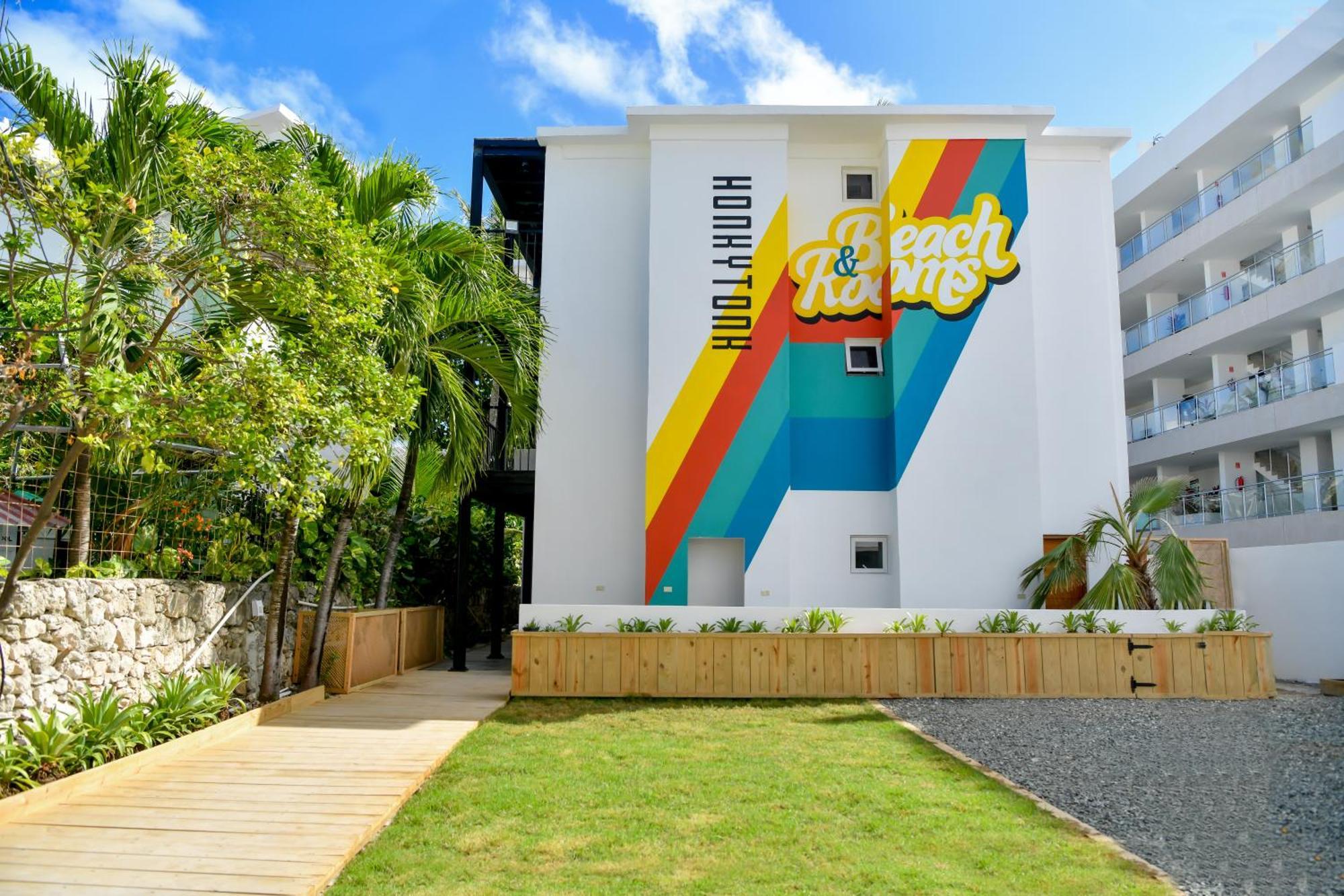 Honky Tonk Punta Cana Exterior photo